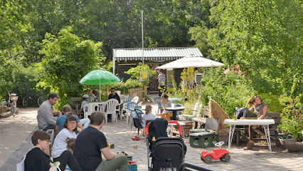Das Cafe Eule im Park am Gleisdreieck