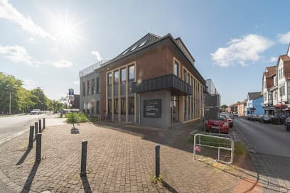 Kieferorthopädie am Hallohpark